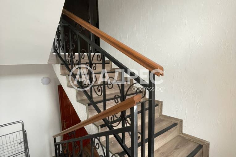 Многостаен апартамент, Божурище, 688536, Снимка 2