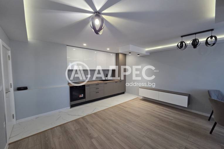 Тристаен апартамент, Варна, Младост 1, 702542, Снимка 1