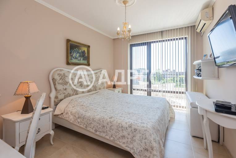 Тристаен апартамент, Варна, к.к. Златни Пясъци, 690543, Снимка 2