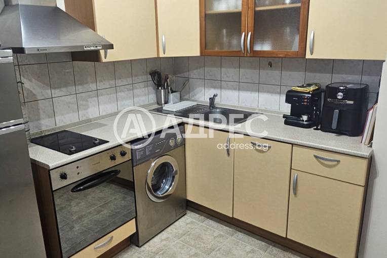 Тристаен апартамент, Варна, Център, 688544, Снимка 1