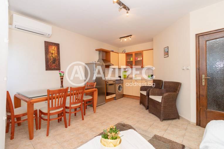 Тристаен апартамент, Варна, Център, 688544, Снимка 2