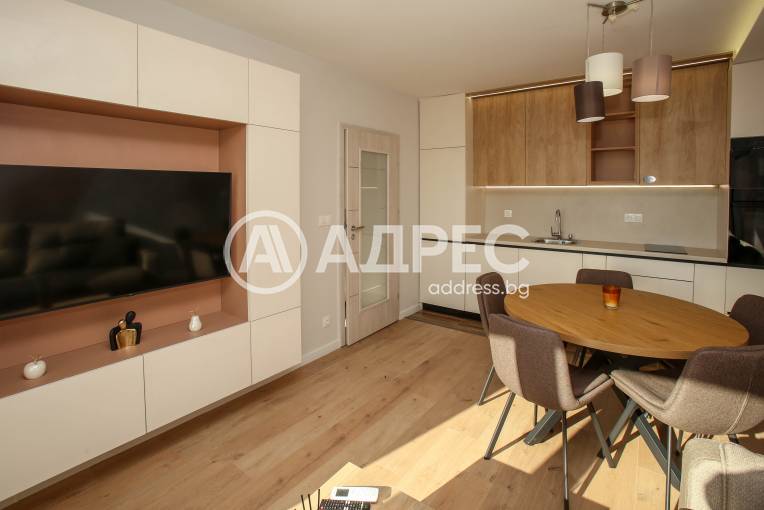 Тристаен апартамент, София, Разсадника, 676545, Снимка 1