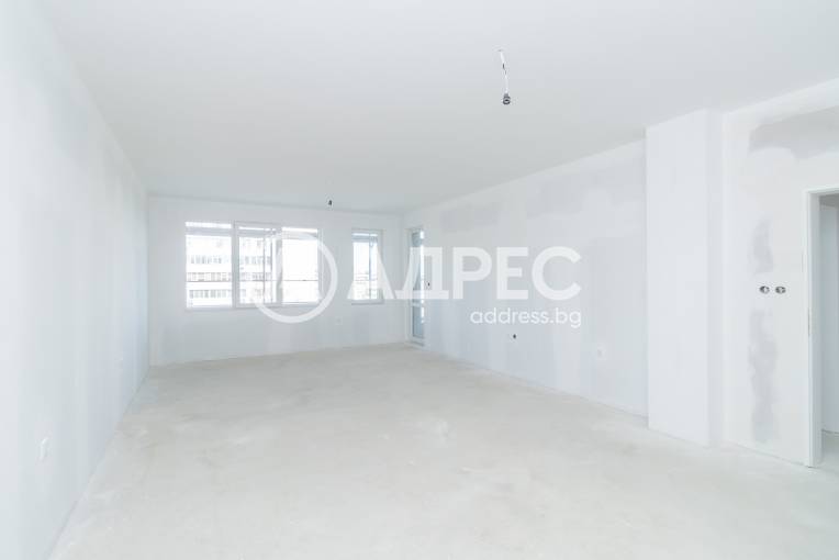 Тристаен апартамент, Варна, Цветен квартал, 667547, Снимка 2