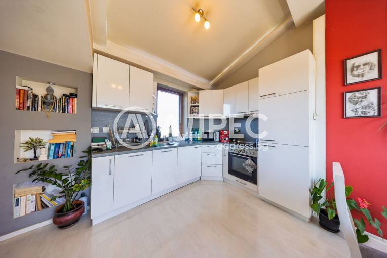 Тристаен апартамент, Плевен, Център, 687553, Снимка 1