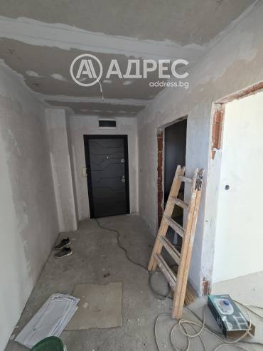Тристаен апартамент, Велико Търново, Бузлуджа, 694553, Снимка 1