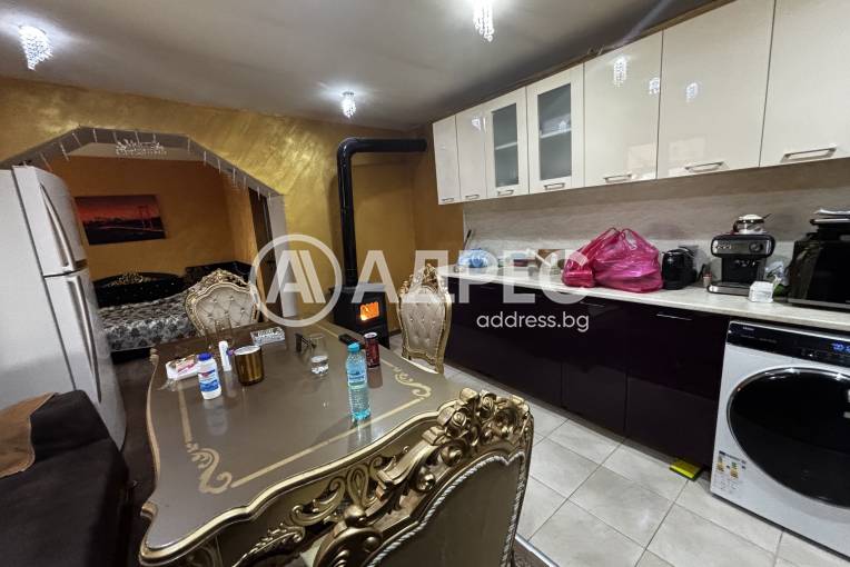 Къща/Вила, Комарево, 683556, Снимка 8