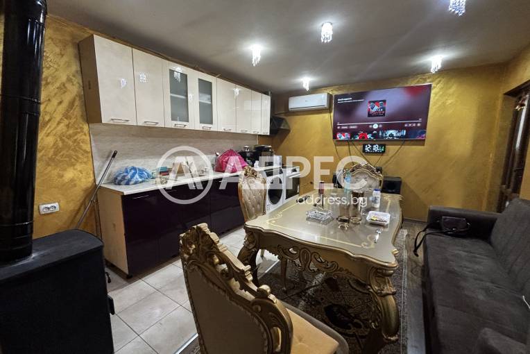 Къща/Вила, Комарево, 683556, Снимка 9