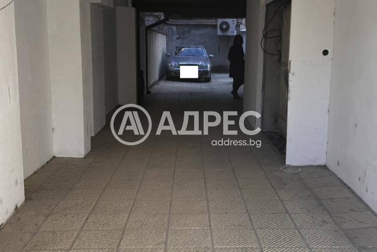 Паркомясто/Гаражна клетка, Варна, Операта, 687558, Снимка 1