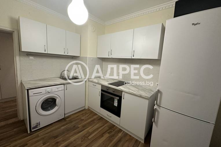 Двустаен апартамент, Плевен, Идеален център, 678559, Снимка 1