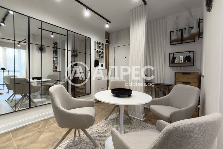 Тристаен апартамент, София, Гео Милев, 670560, Снимка 2