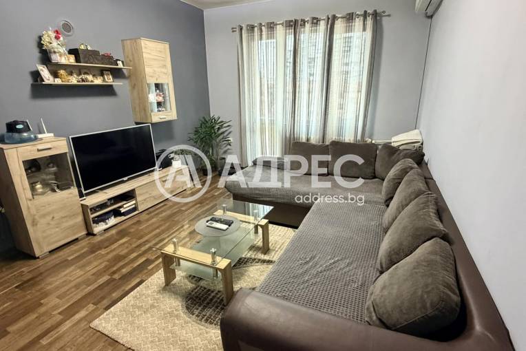 Тристаен апартамент, София, Славия, 678562, Снимка 1