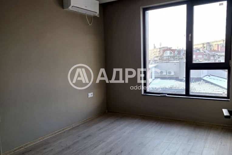 Тристаен апартамент, Плевен, Идеален център, 682564, Снимка 1