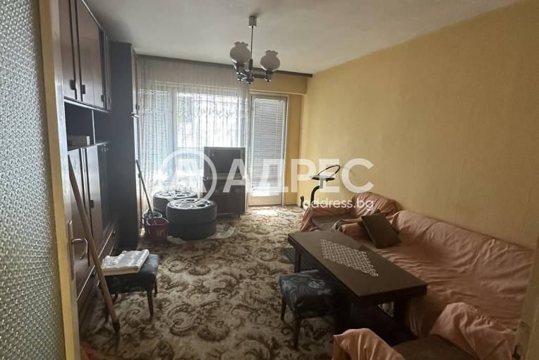 Тристаен апартамент, Варна, Базар "Левски", 671565, Снимка 1