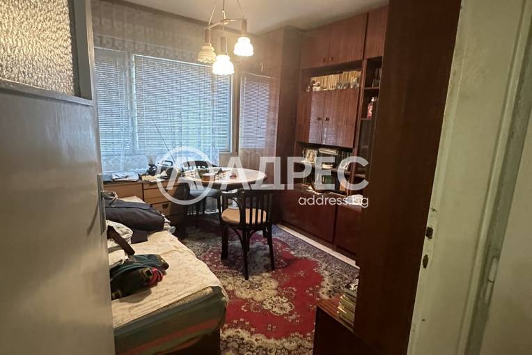 Тристаен апартамент, Варна, Базар "Левски", 671565, Снимка 2