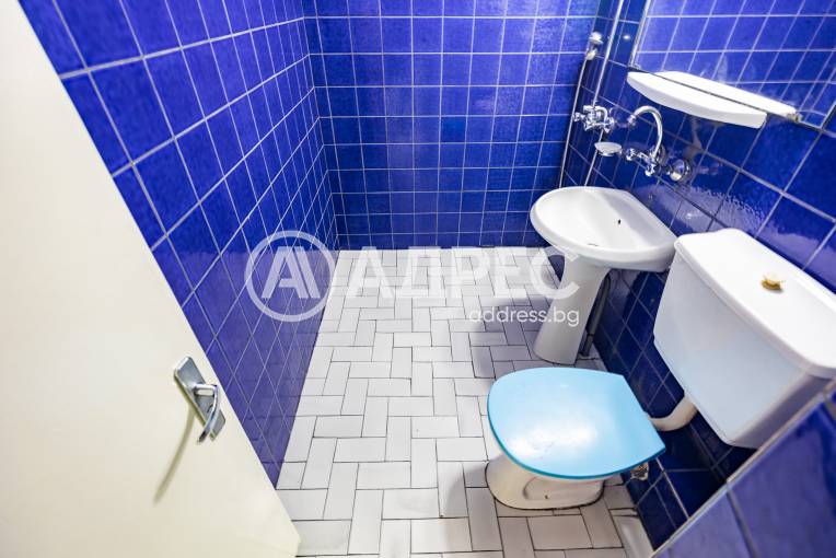 Тристаен апартамент, Варна, Икономически университет, 672566, Снимка 20