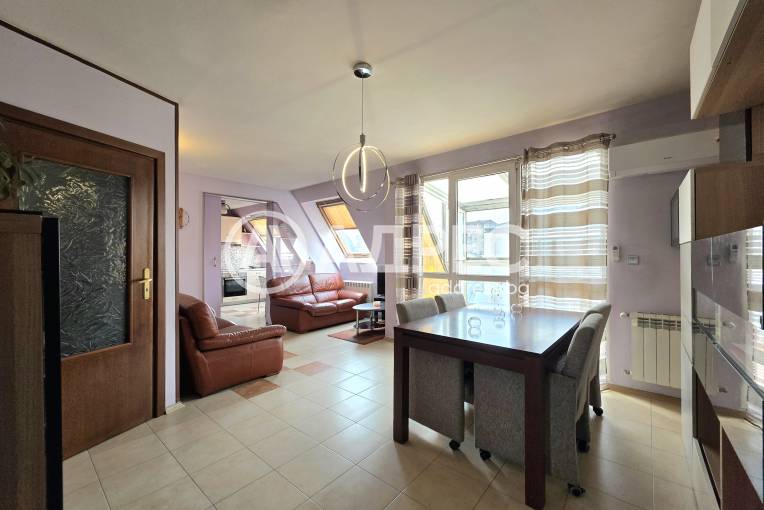 Тристаен апартамент, София, Оборище, 680569, Снимка 1