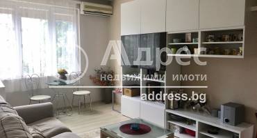 Многостаен апартамент, Варна, Червен площад, 577571, Снимка 1