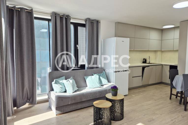 Тристаен апартамент, Варна, Електрон, 687571, Снимка 1