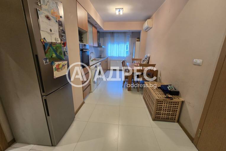 Тристаен апартамент, София, Гео Милев, 675572, Снимка 6