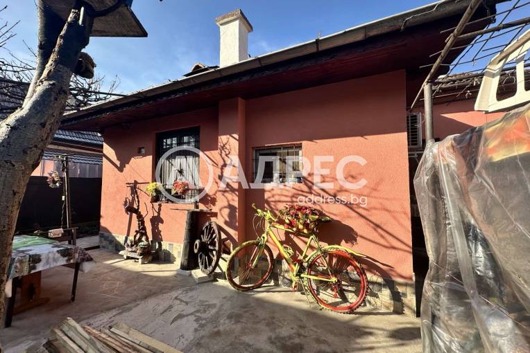 Къща/Вила, София, Модерно предградие, 678573, Снимка 1