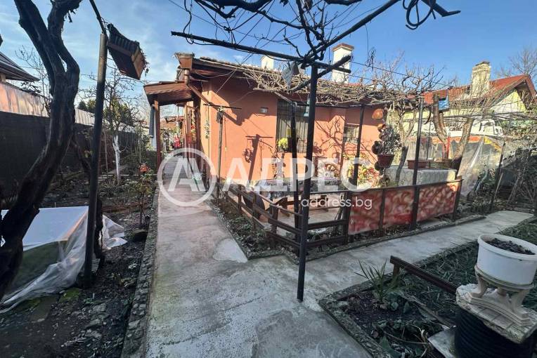Къща/Вила, София, Модерно предградие, 678573, Снимка 2