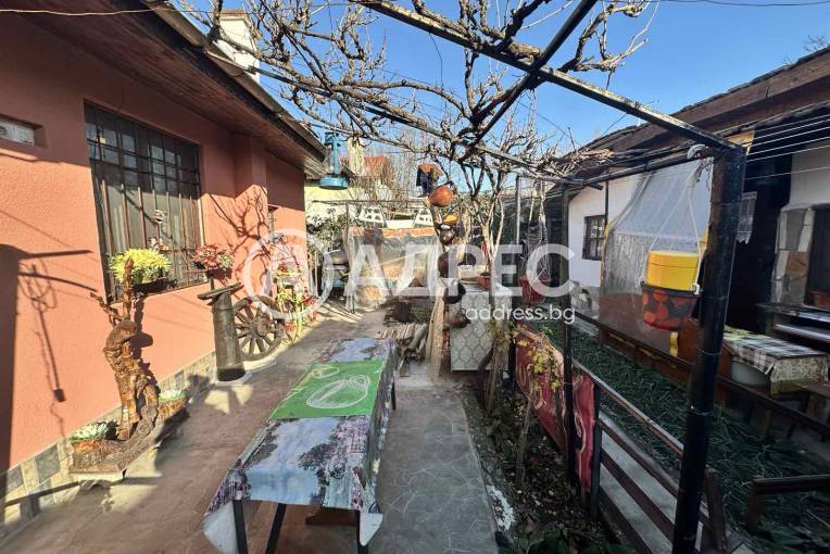 Къща/Вила, София, Модерно предградие, 678573, Снимка 3