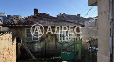 Къща/Вила, Плевен, Център, 684573, Снимка 2