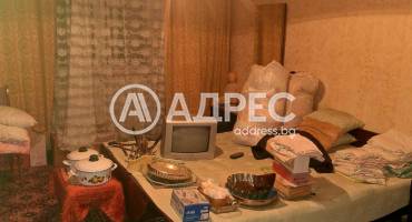 Тристаен апартамент, Велико Търново, Център, 676578, Снимка 1