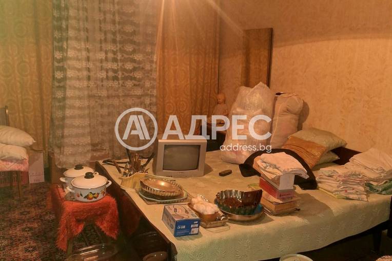 Тристаен апартамент, Велико Търново, Център, 676578, Снимка 1