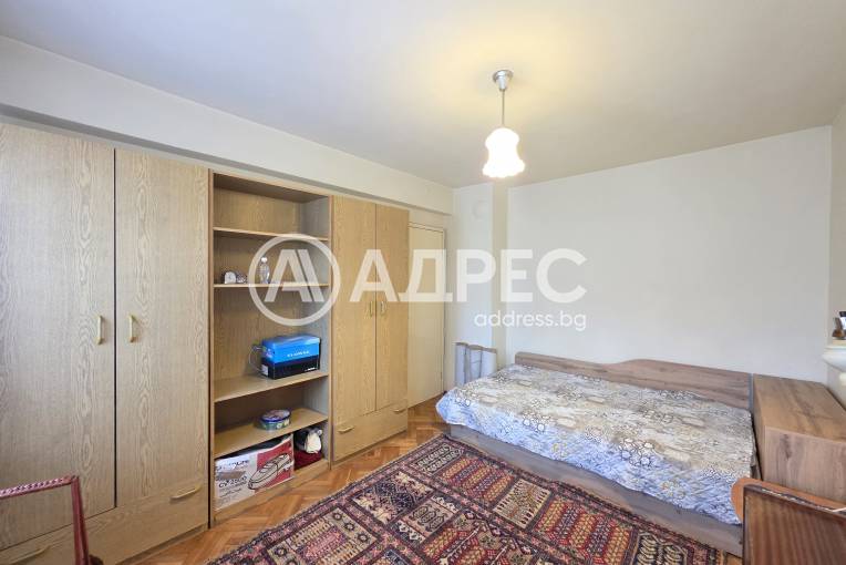 Двустаен апартамент, София, Гео Милев, 700584, Снимка 2