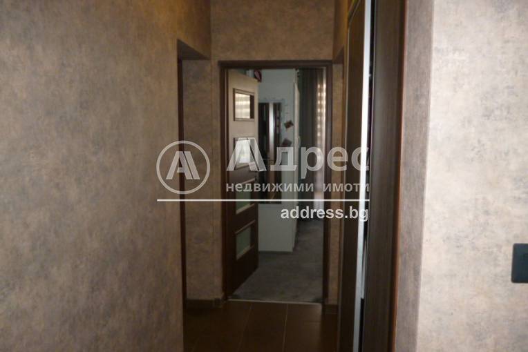 Тристаен апартамент, Добрич, Център, 543586, Снимка 12