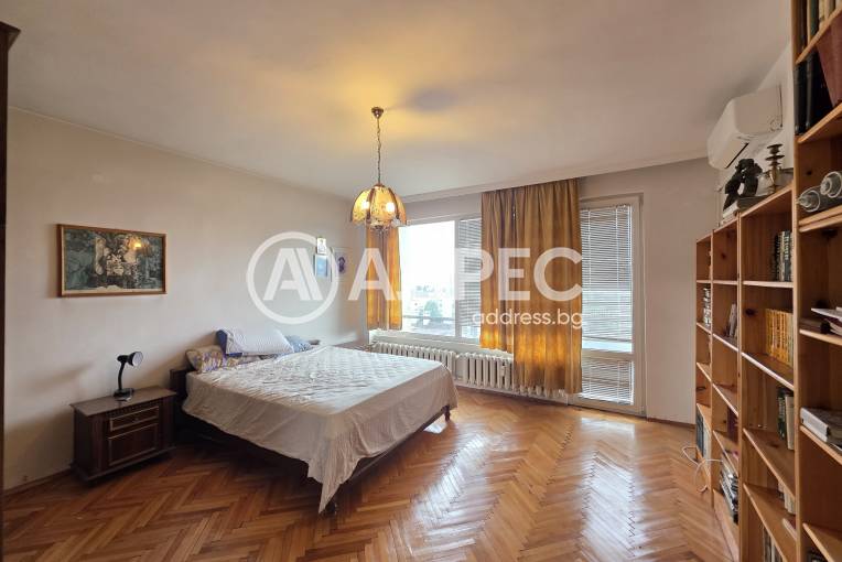 Многостаен апартамент, София, Изгрев, 702586, Снимка 2