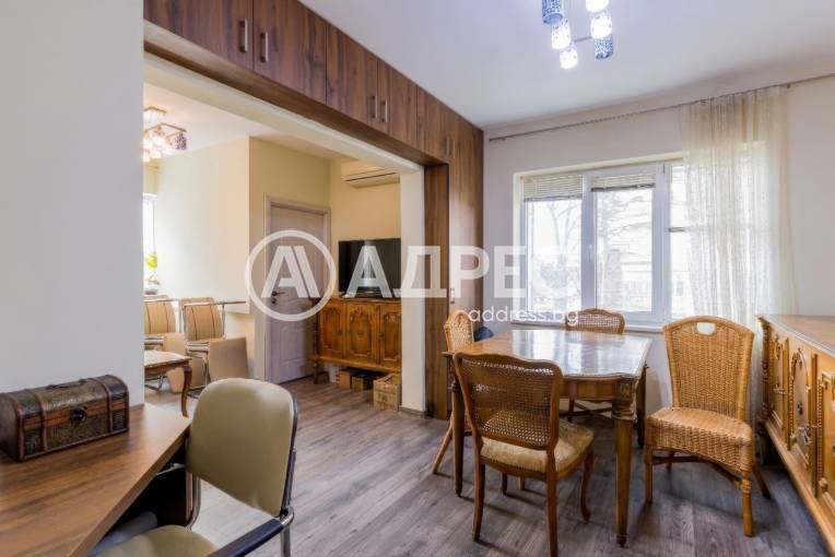 Етаж от къща, Плевен, Идеален център, 678588, Снимка 2