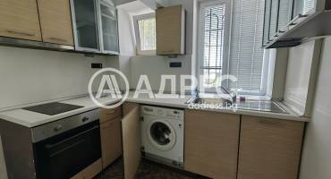 Тристаен апартамент, Варна, Централна поща, 690589, Снимка 1