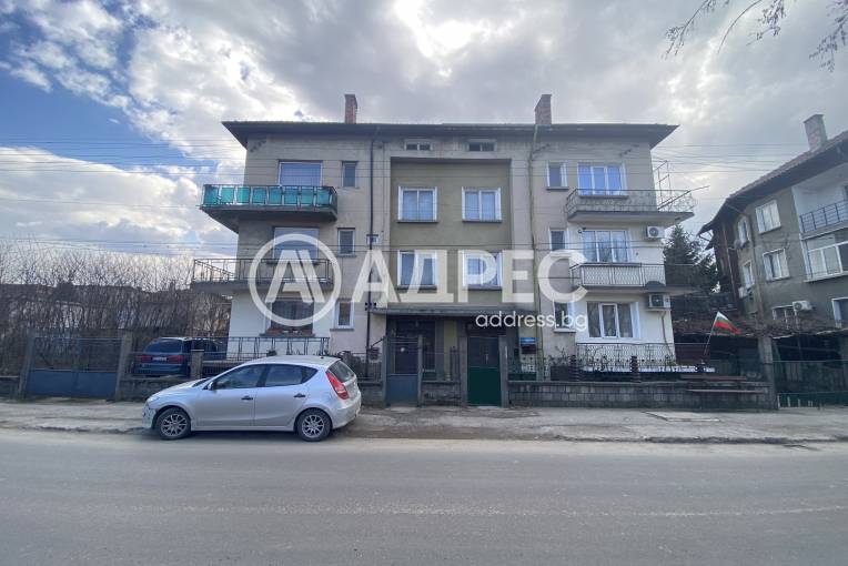 Тристаен апартамент, Мездра, 688590, Снимка 1