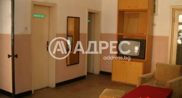 Офис Сграда/Търговски център, Благоевград, Запад, 115598, Снимка 2