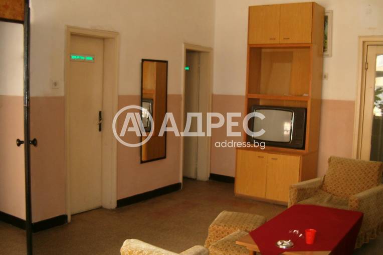 Офис Сграда/Търговски център, Благоевград, Запад, 115598, Снимка 2