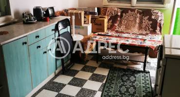 Етаж от къща, Пловдив, Прослав, 634602, Снимка 2