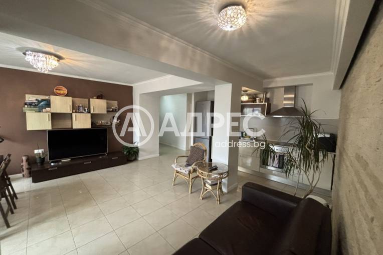 Тристаен апартамент, Пловдив, Здравна каса, 682603, Снимка 1