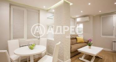 Двустаен апартамент, София, Оборище, 692603, Снимка 1