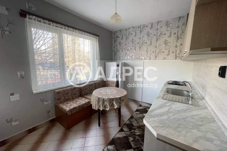 Тристаен апартамент, Шумен, Добруджански, 678604, Снимка 1