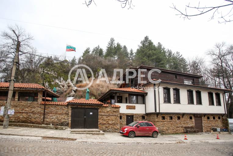 Офис Сграда/Търговски център, Студена, 678605, Снимка 1