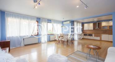 Тристаен апартамент, Варна, Идеален център, 679610, Снимка 1