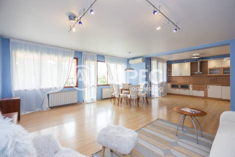 Тристаен апартамент, Варна, Идеален център, 679610, Снимка 1