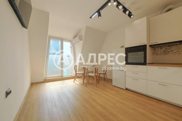 Тристаен апартамент, София, Дружба 2, 698610, Снимка 1
