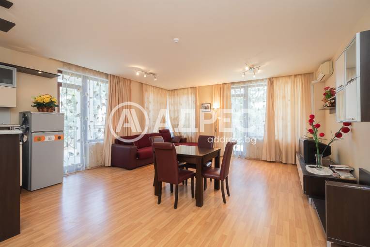 Двустаен апартамент, Варна, к.к. Златни Пясъци, 680612, Снимка 1