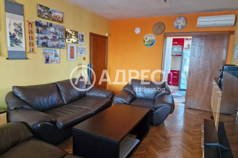 Тристаен апартамент, София, Красна поляна 3, 685612, Снимка 1