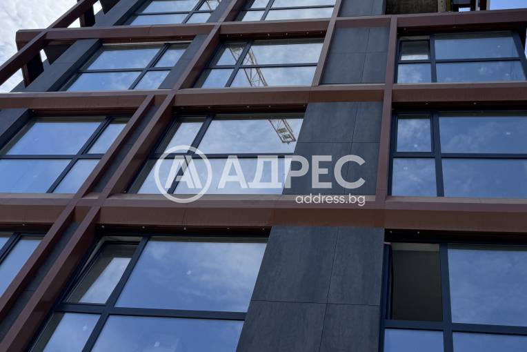 Тристаен апартамент, София, Гоце Делчев, 690613, Снимка 1