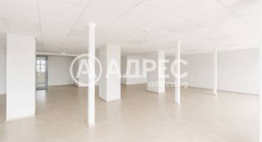 Офис Сграда/Търговски център, Варна, ЖП Гара, 702616, Снимка 2