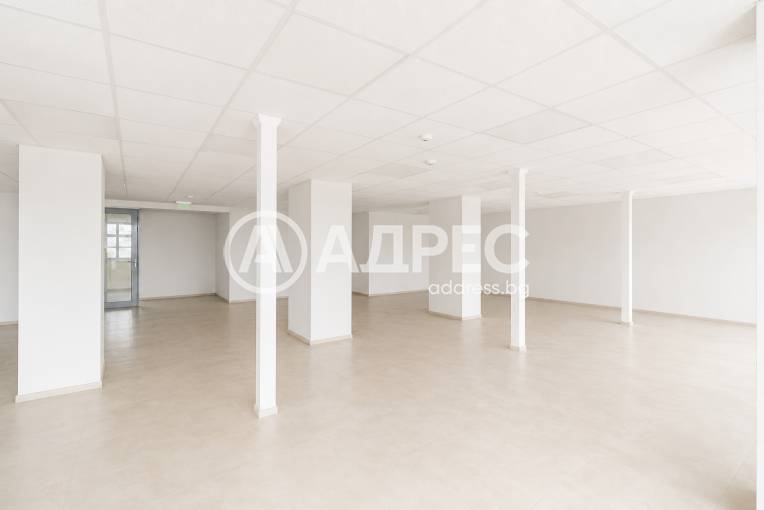 Офис Сграда/Търговски център, Варна, ЖП Гара, 702616, Снимка 2